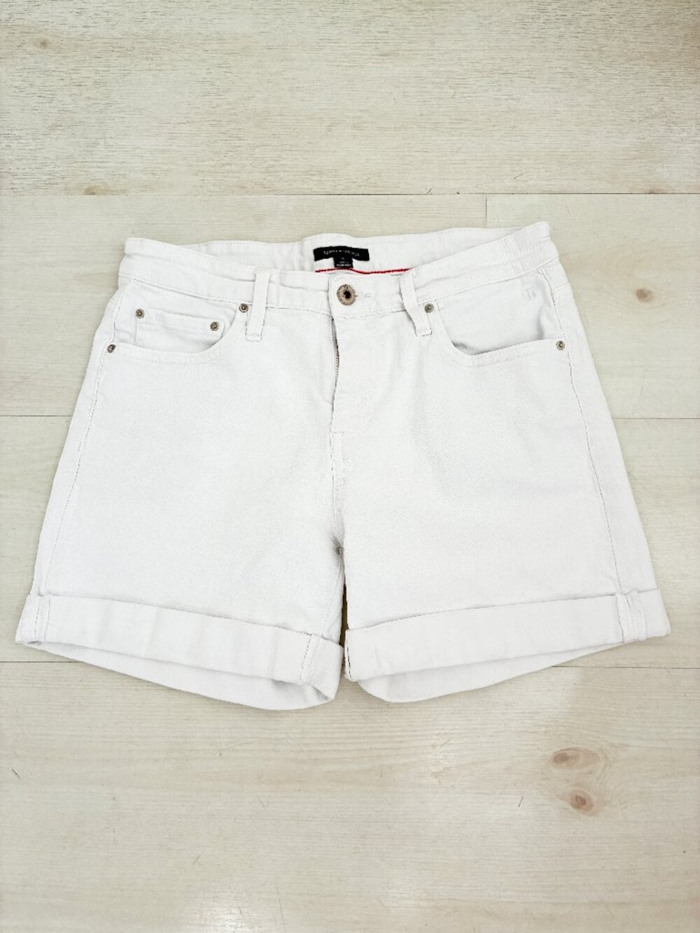 Tommy Hilfiger Women's White Cuffed Stretch Denim Shorts Size Small (4-6)